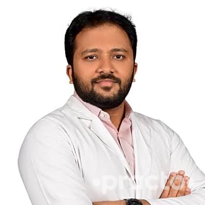 Dr. M.S. Kalyan Kumar performing laparoscopic surgery 